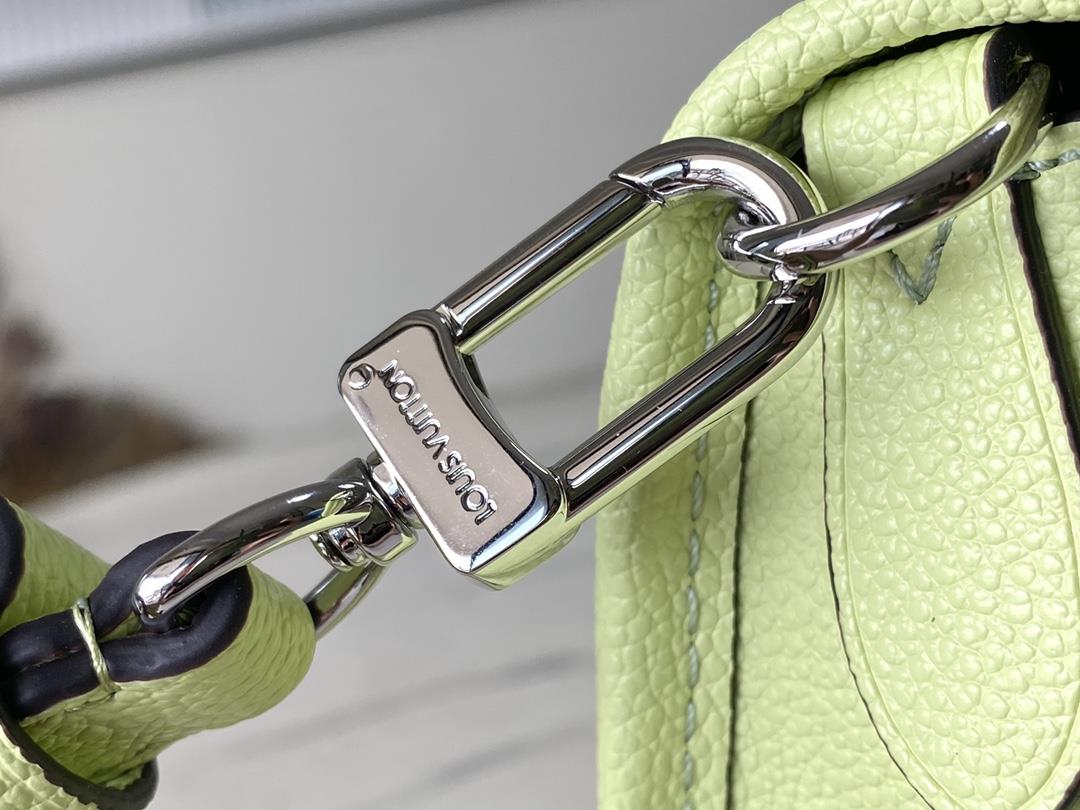 M59386 Apple Green Bring summer energy to this Buci handbag with unique embossing The rou