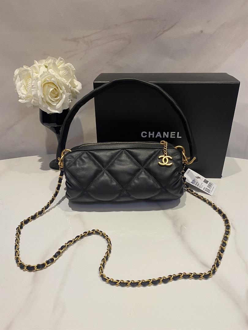 Chanel 23s new mini bowling bag is crafted from the latest topnotch fetal cowhide series The exqu