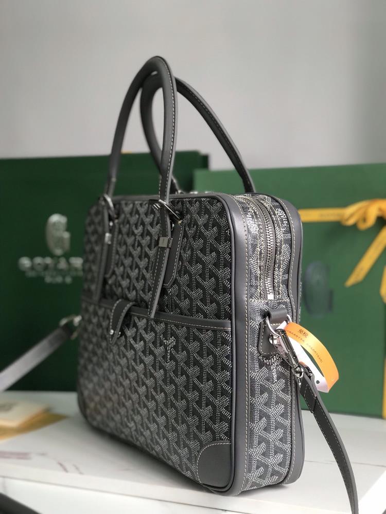 Goyard Ambassad messagebag Small BriefcaseThe AMBASSADE series is designed to meet the nee