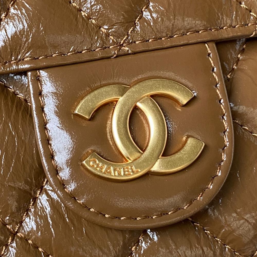 The small Chanel23B model AS4323 oil wax leather hobo seat stable shoulder bag has the hig