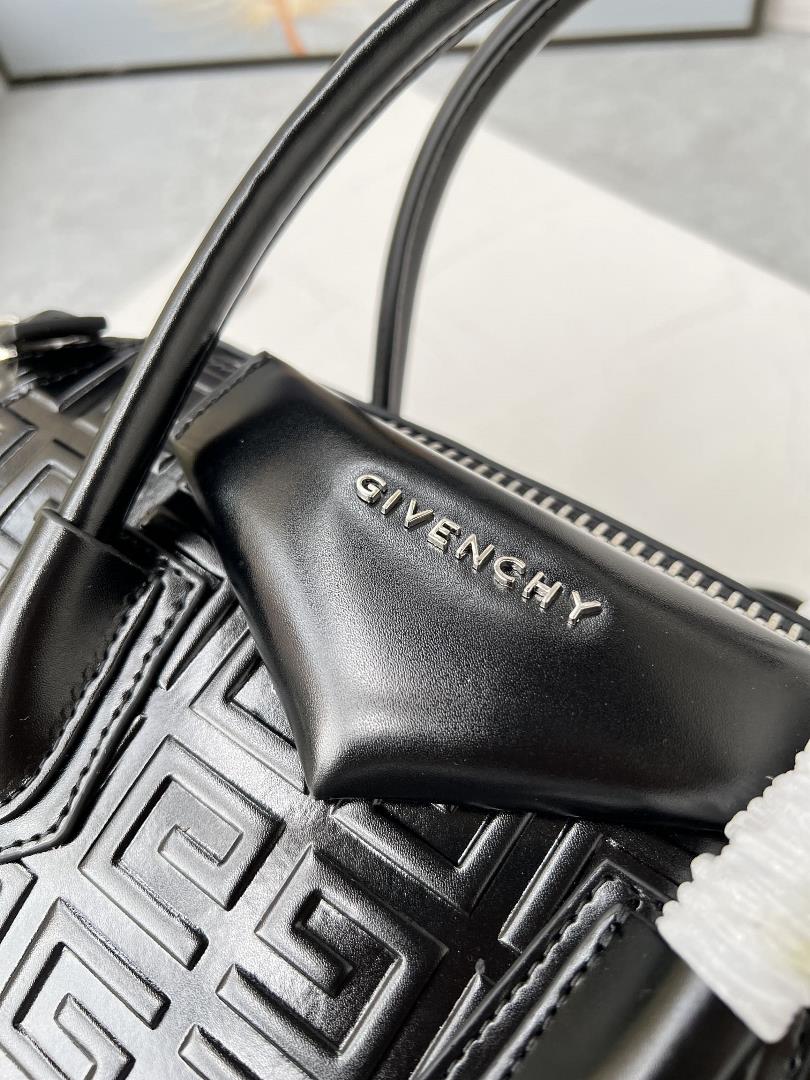 French GIVENCHY price adjustment 199808550 Aintong Embossed Letter New Handbag ClassicMINI ANT