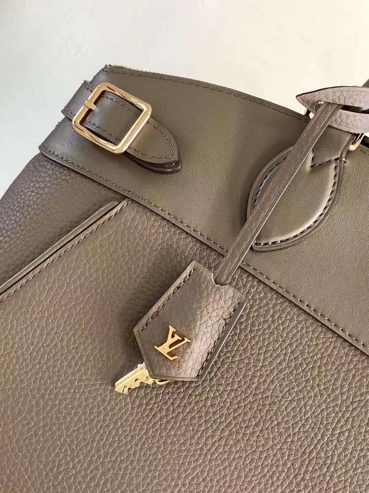 lv bagM22914Lock It MM bagTaurillon leather