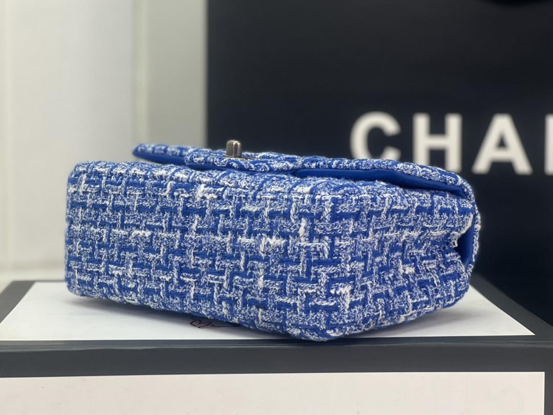 Chanel CF woolen series this is a bag that can be praised by all friends around us for it