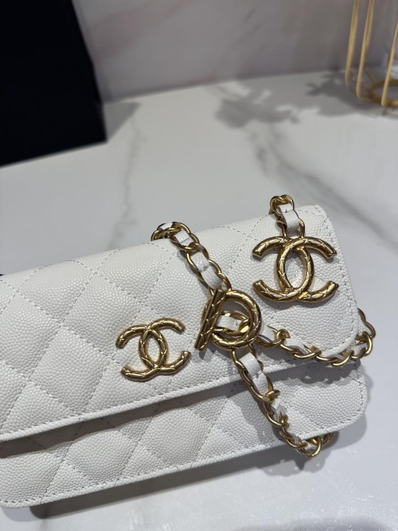 chanel 23b Adjustable Chain Mobile CaseCaviar shines under the light and the hardware log