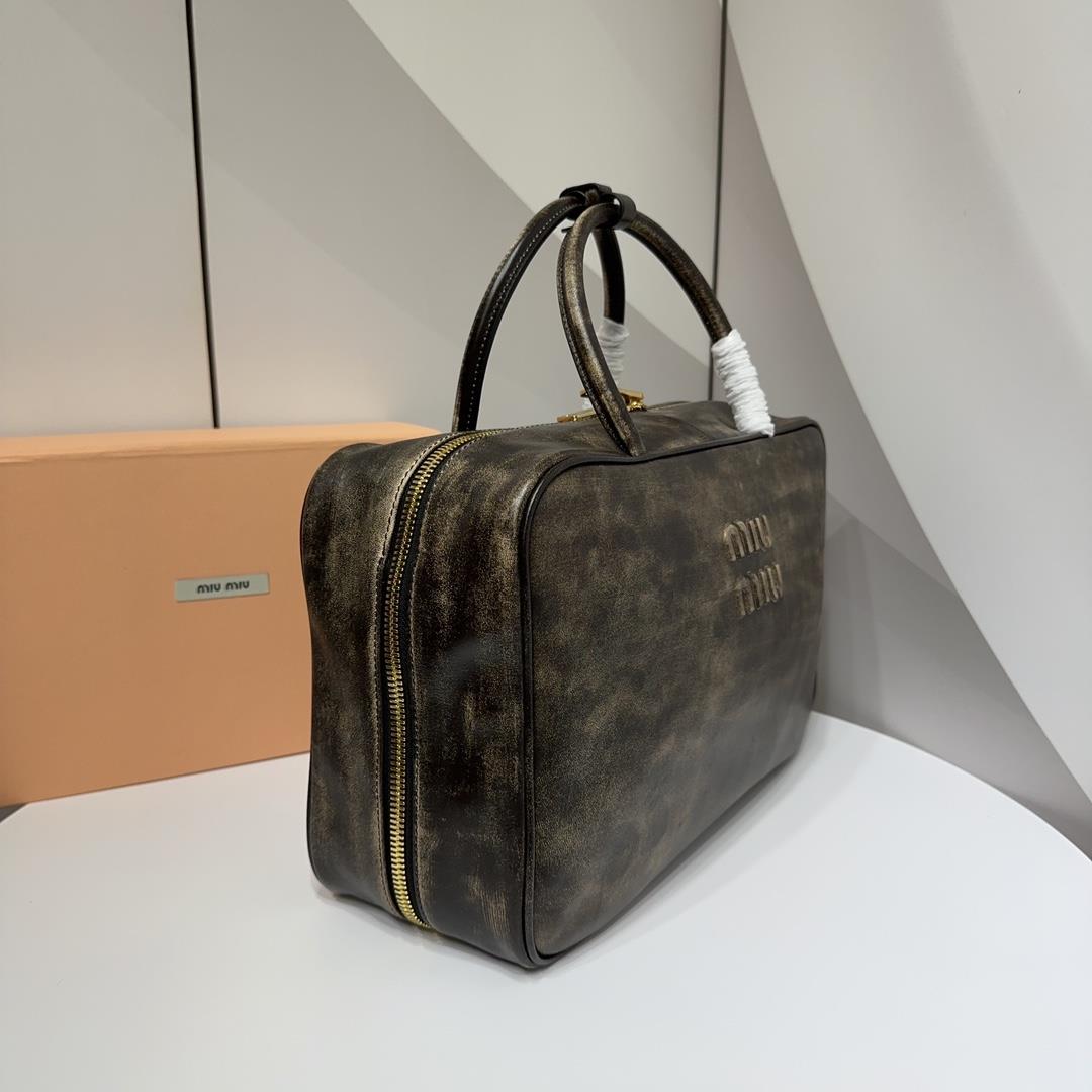 Ms retro Briefcase 5BB117 MiuMius new bowling bag is made of topnotch imported calf lea