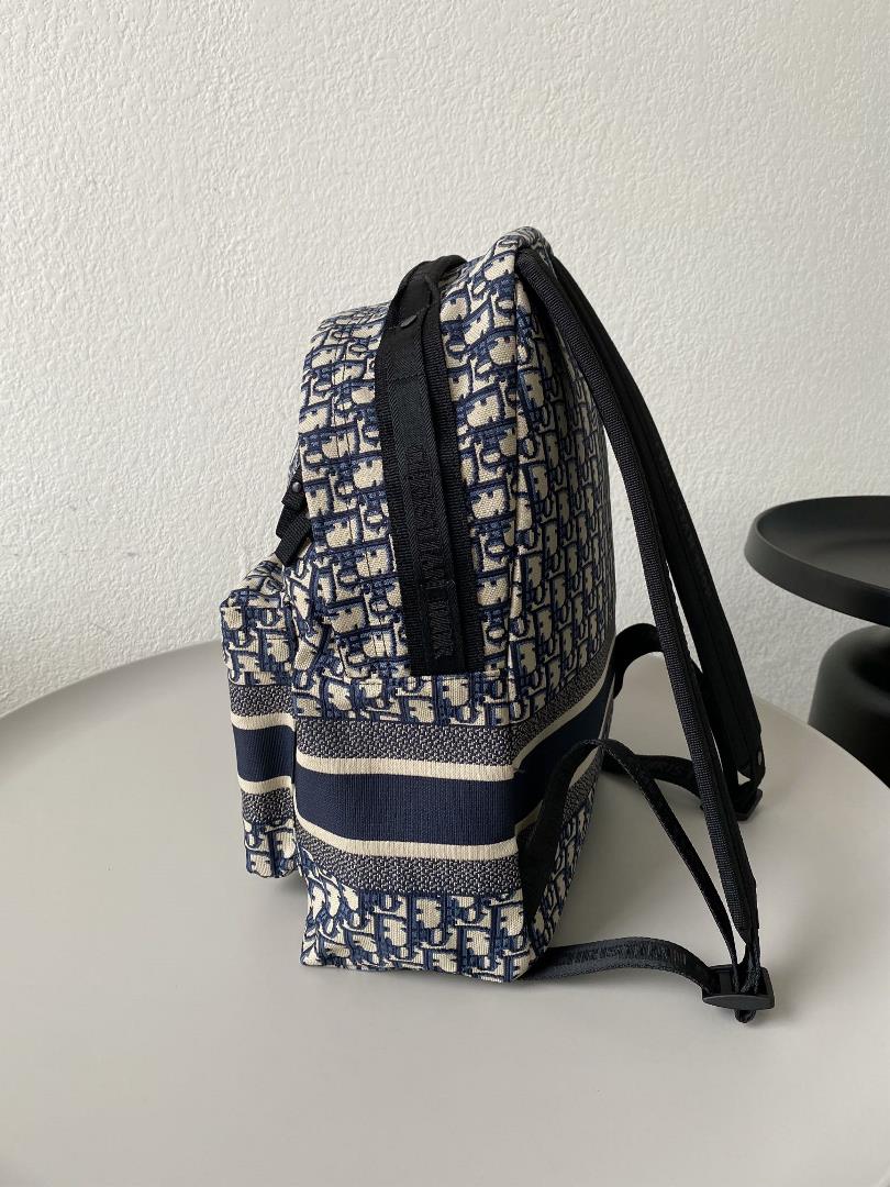 Embroidered BlueEmbroidered BackpackBesides the classic vintage canvas style it is the most po