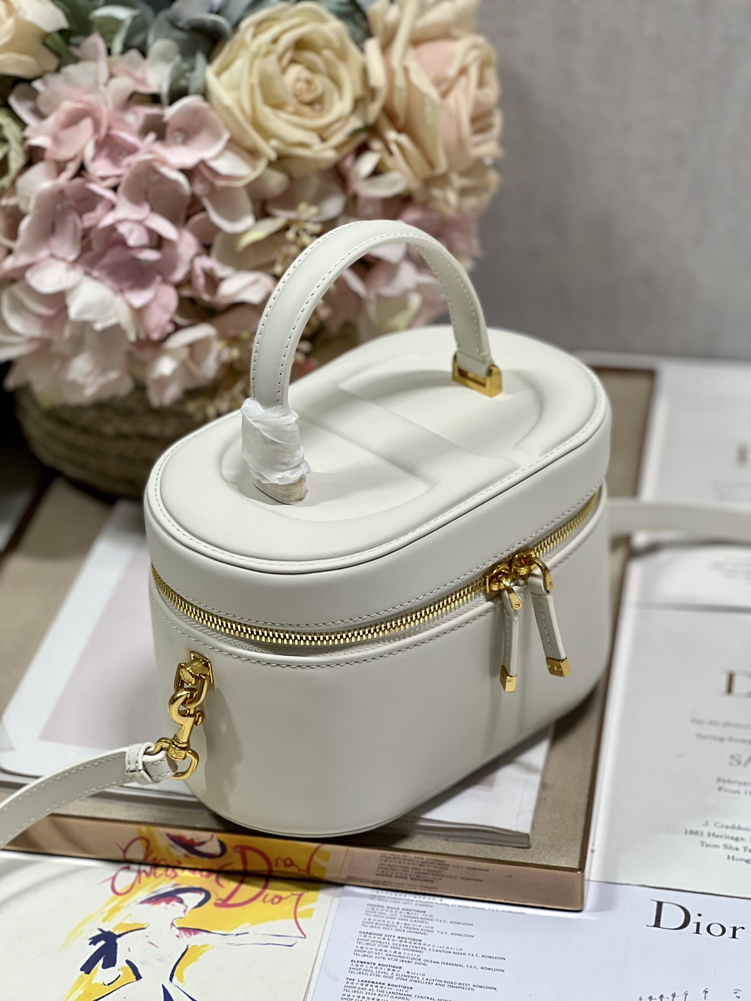 Dior New White Makeup Box BagThe design is more exquisite The exquisite design fully reflects 