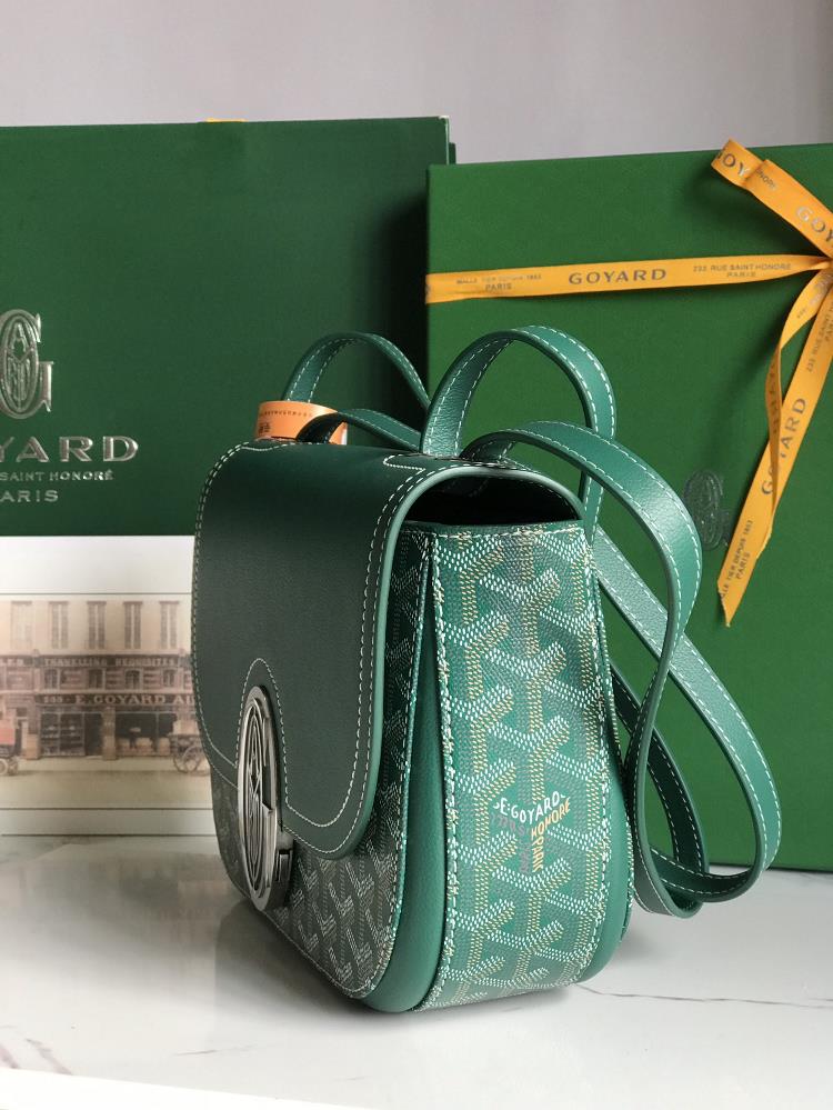 The Goyard bag a classic work by Nagoyard is the epitome of timeless elegance and sophis