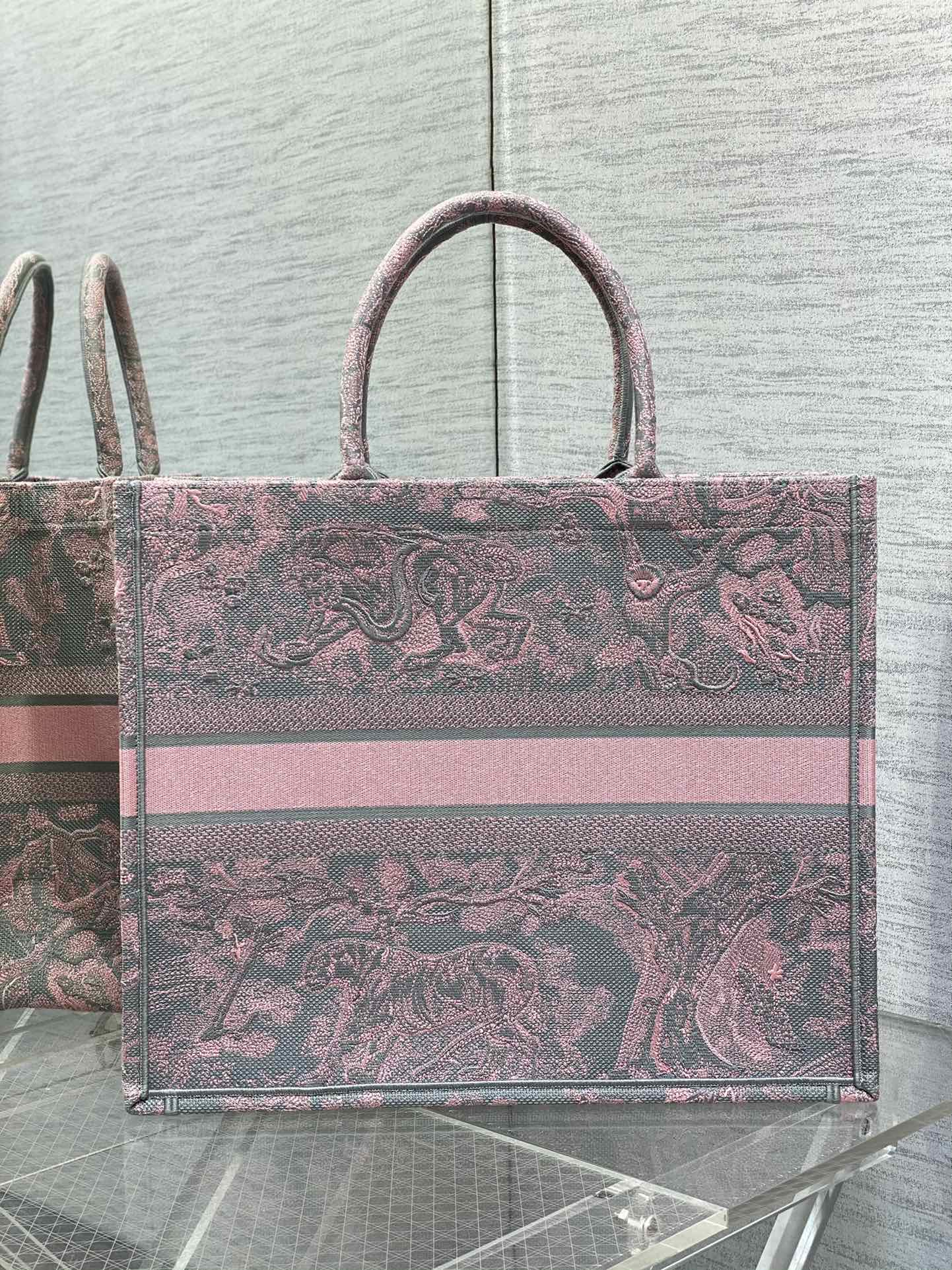 The latest Ruyi new gray tiger pink base has been shippedThe latest collection of Tote Ruyis n