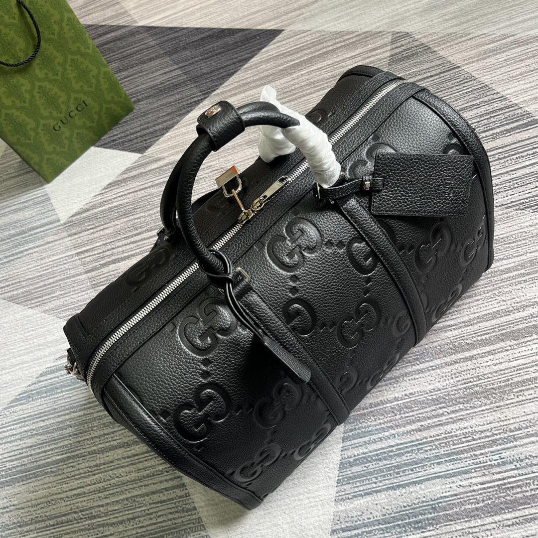 0 Equipped with a counter gift bag as a refreshing interpretation of Mr Guccio Guccis initials