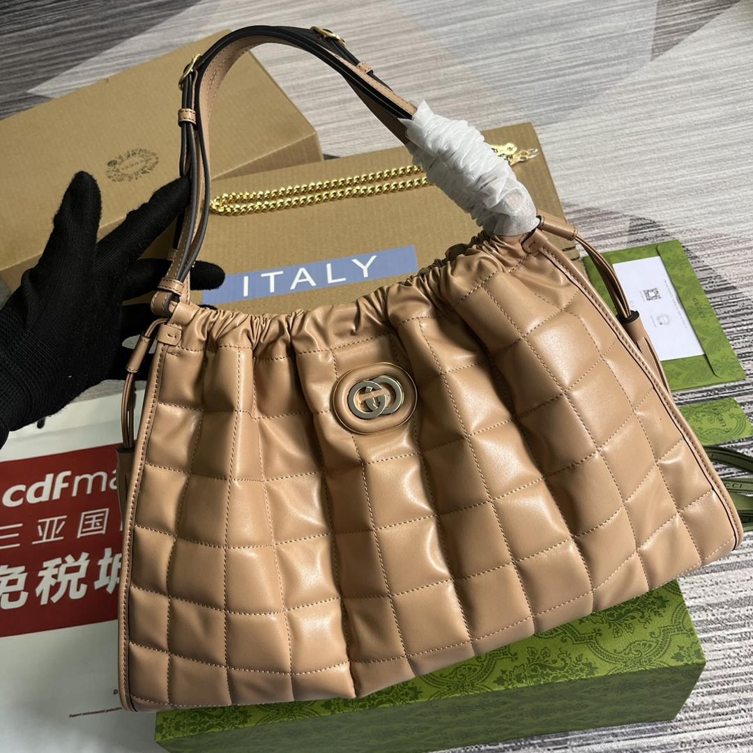 comes with a full set of Gucci Deco series medium size quilted tote bags This upgraded daily t