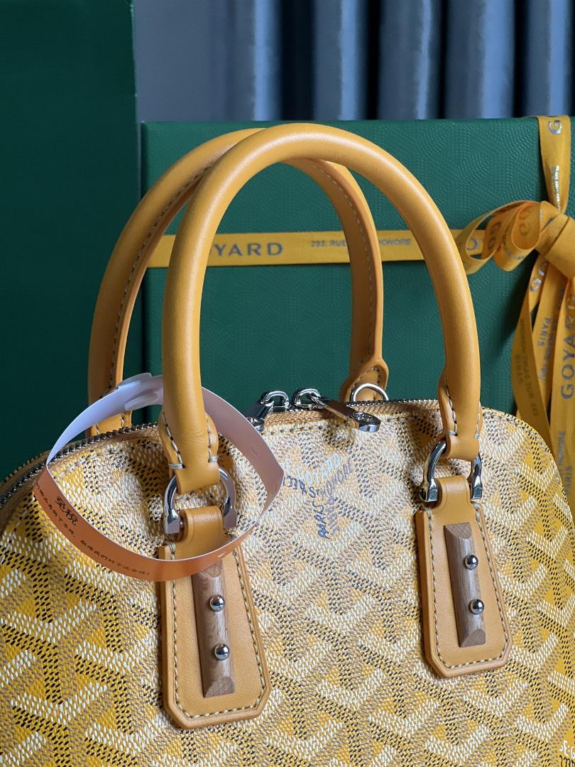 goyard Vendme Shell BagInheriting the brands unique craftsmanship style and exquisite tec