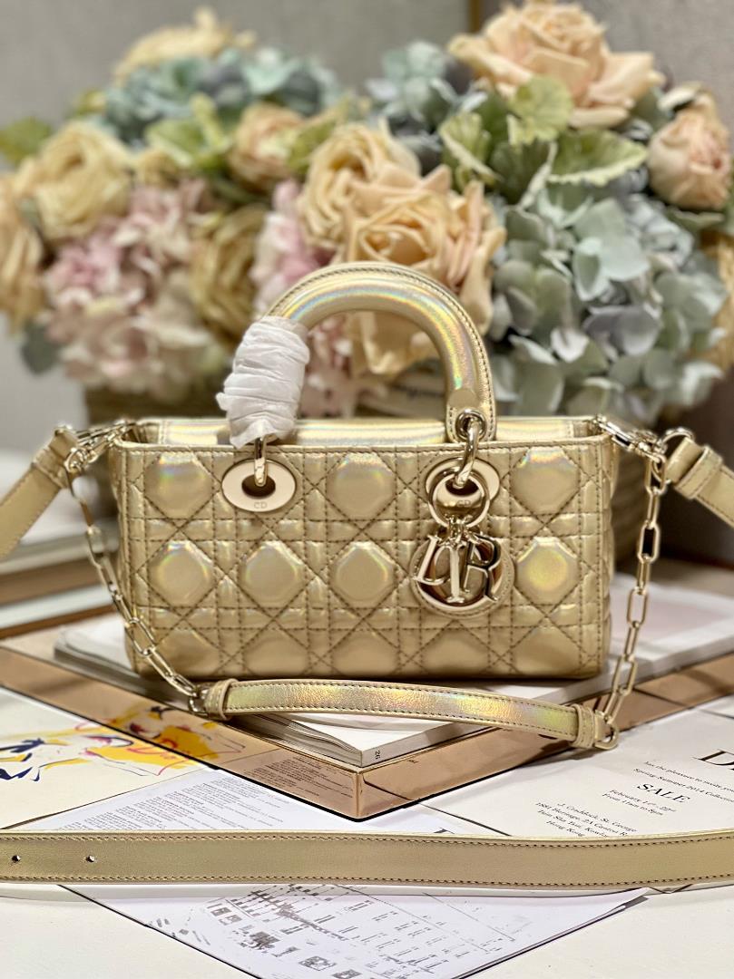 Small DIOR OR LADY DJOY handbag fluorescent champagne goldThis Lady DJoy handbag comes from the Dior