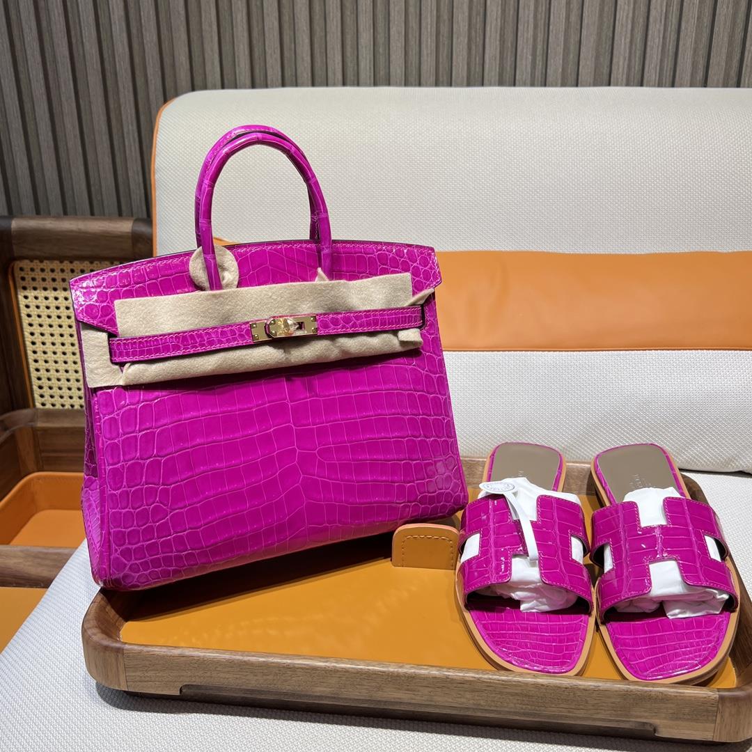 Birkin 25 Nile crocodile J5 Arabian Nights Rose Sheherazade Gold buckle combines low luxury an