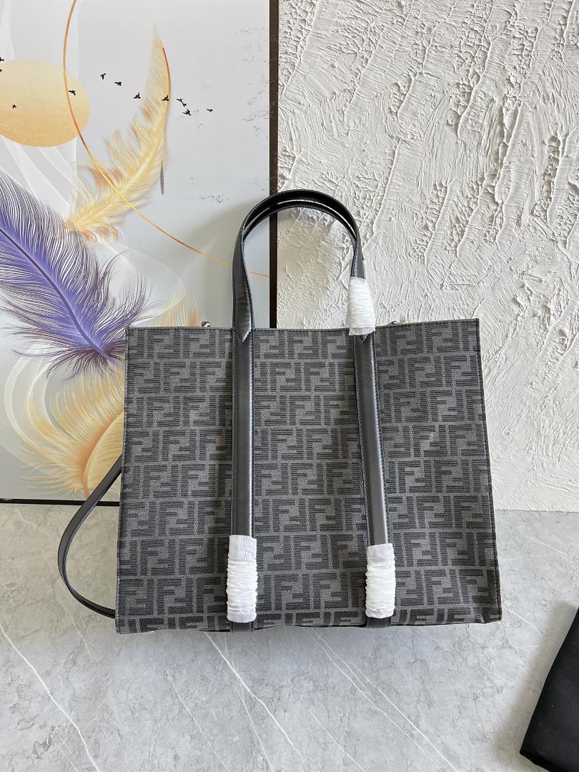 Fendi large capacity tote bag made of recycled jacquard fabric decorated with gray and black F