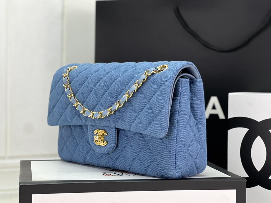 Chanel CF woolen series this is a bag that can be praised by all friends around us for it