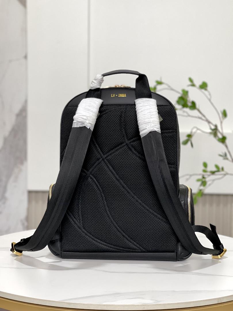 Original Single BASKETBALL Backpack m57972 Gram EmbossedUsing Monogram embossed grain leather 