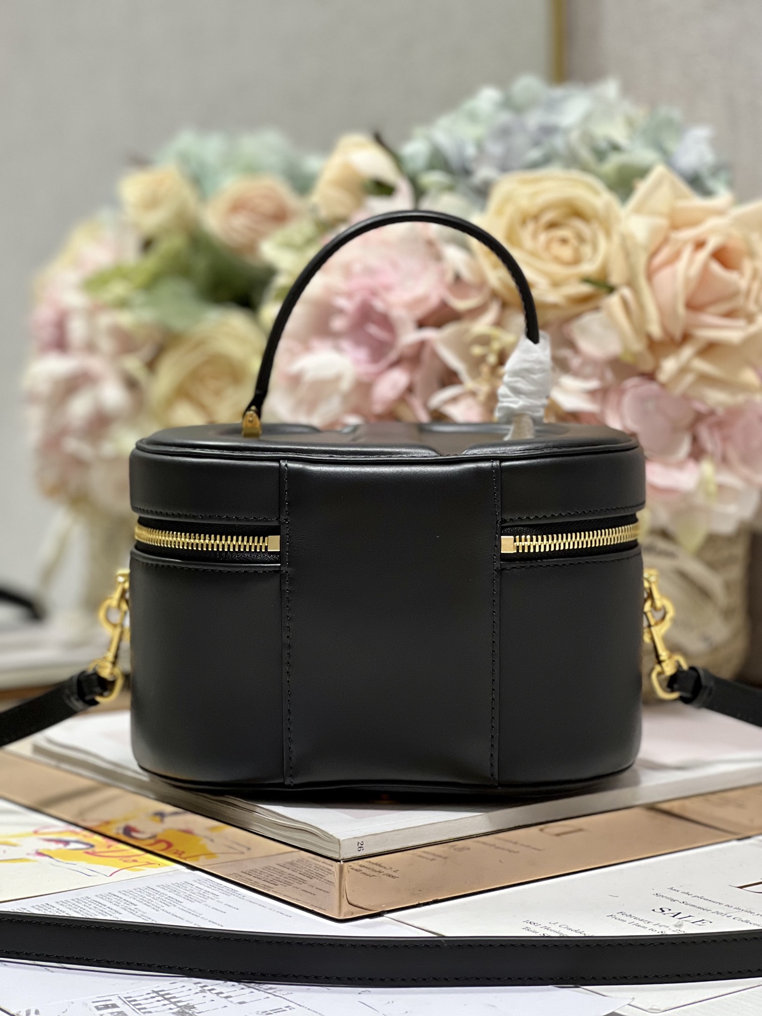 Dior New Black Makeup Box BagThe design is more exquisite The exquisite design fully reflects 