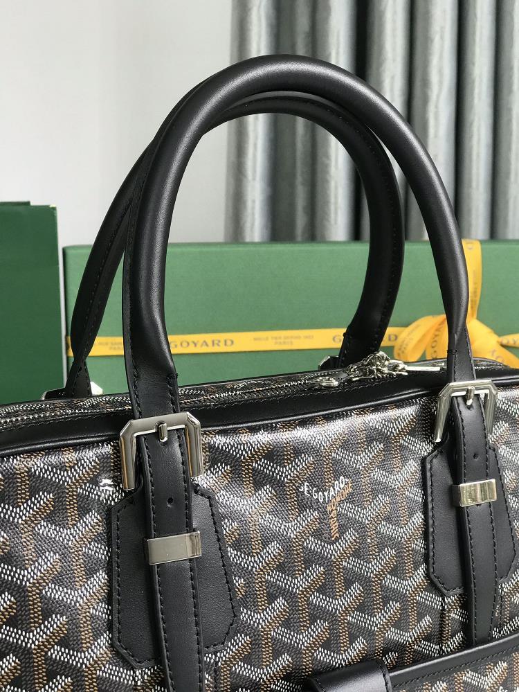 Goyard Ambassad messagebag Small Briefcase The AMBASSADE series is designed to meet the ne