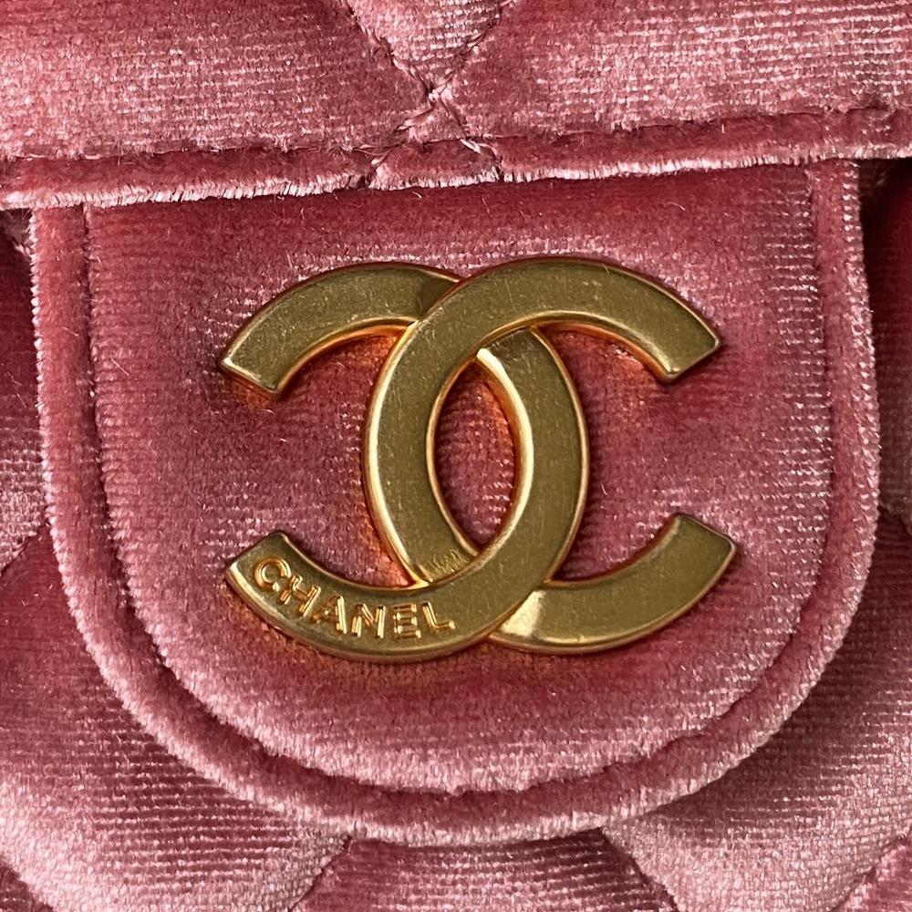 The ceiling of the small Chanel23 AS4323 velvet hobo stable shoulder bag has the highest a