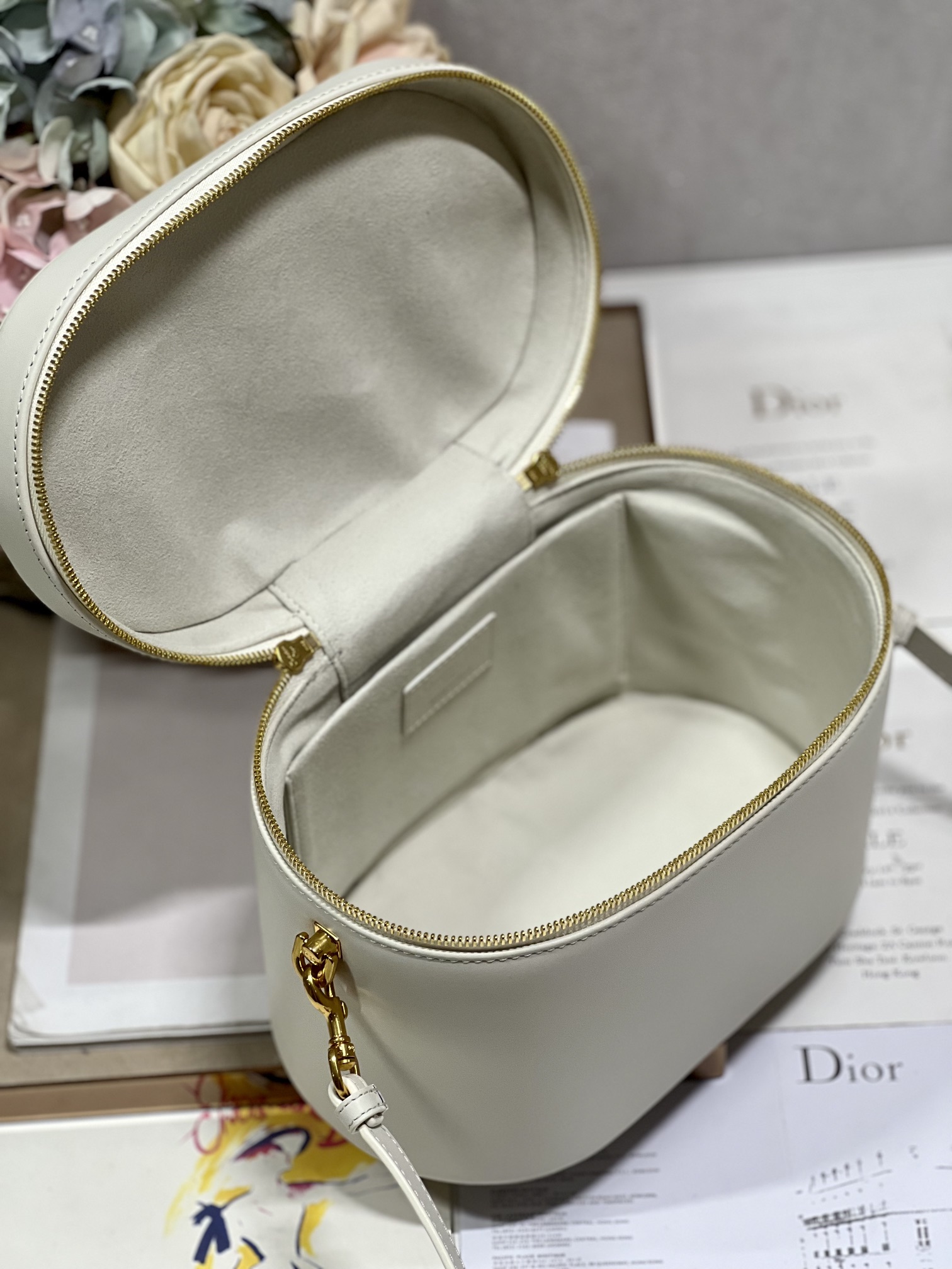 Dior New Large White Makeup Box BagThe design is more exquisite The exquisite design fully ref