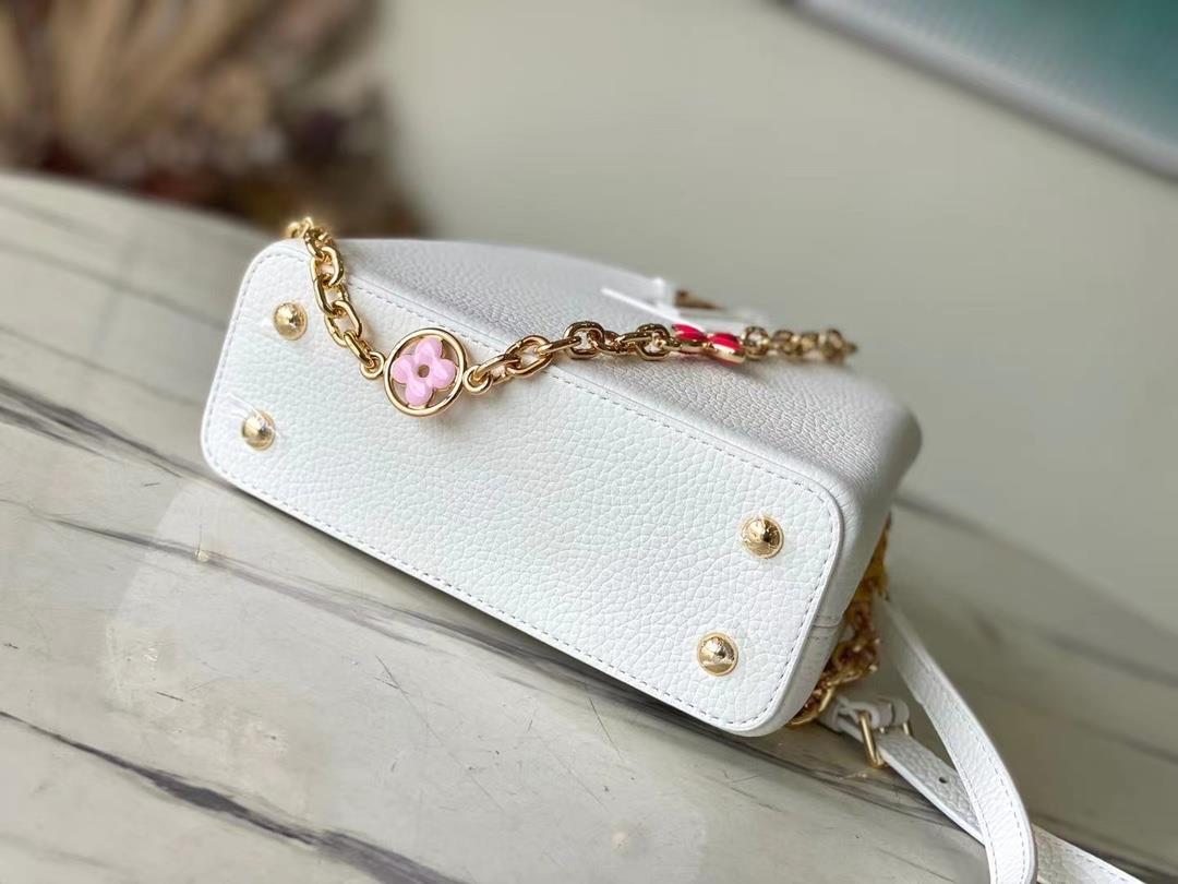 Top grade original M22512 white enamel flower chain This Capuchines handbag is made of Taurill