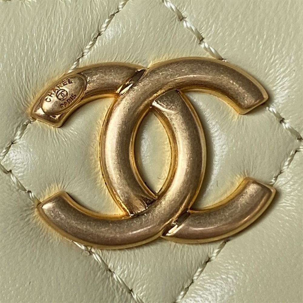 chanel Camellia AP3300 Sheepskin Small Box Bag Exquisite and Unique Chain Small Makeup B