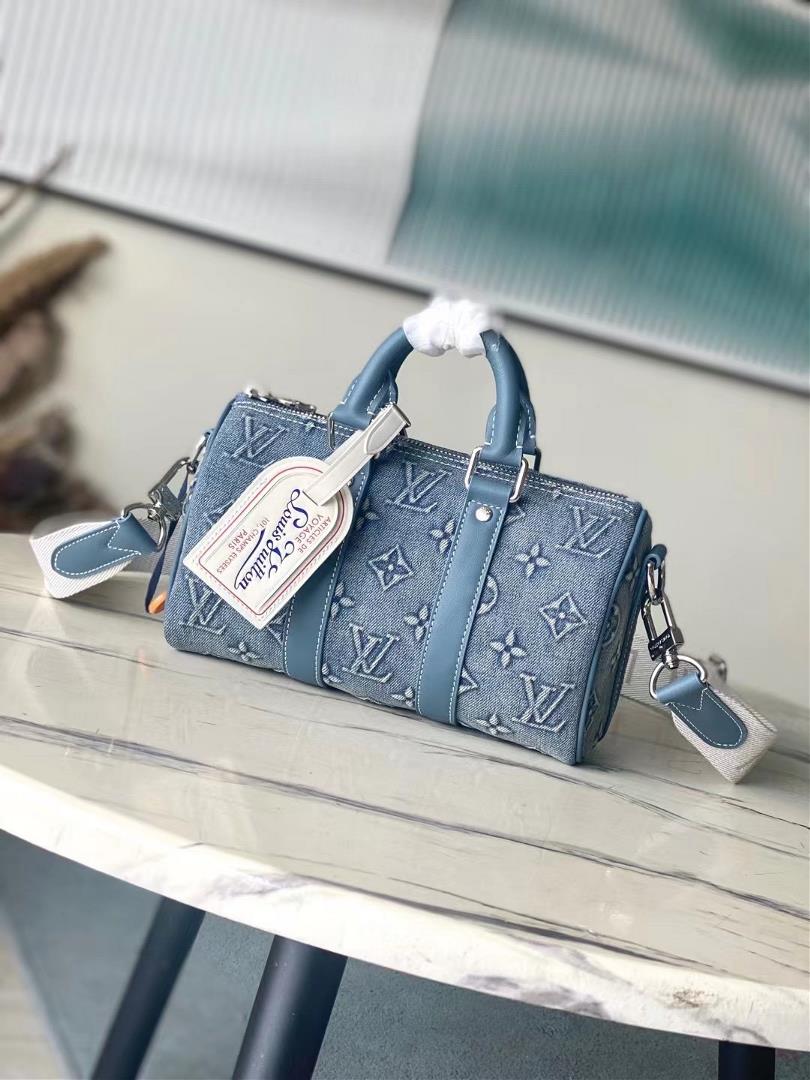 Top grade original M22762 denim cloth This Keepall Bandoulire 25 handbag shows the ancient texture o