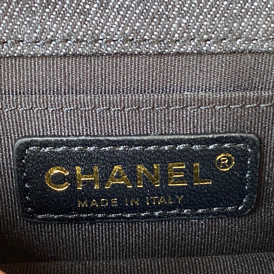 23s Chanel Cowboy Graduated Mini Postman Small Waste Bag getAP4052Yesterday, I just bought a s