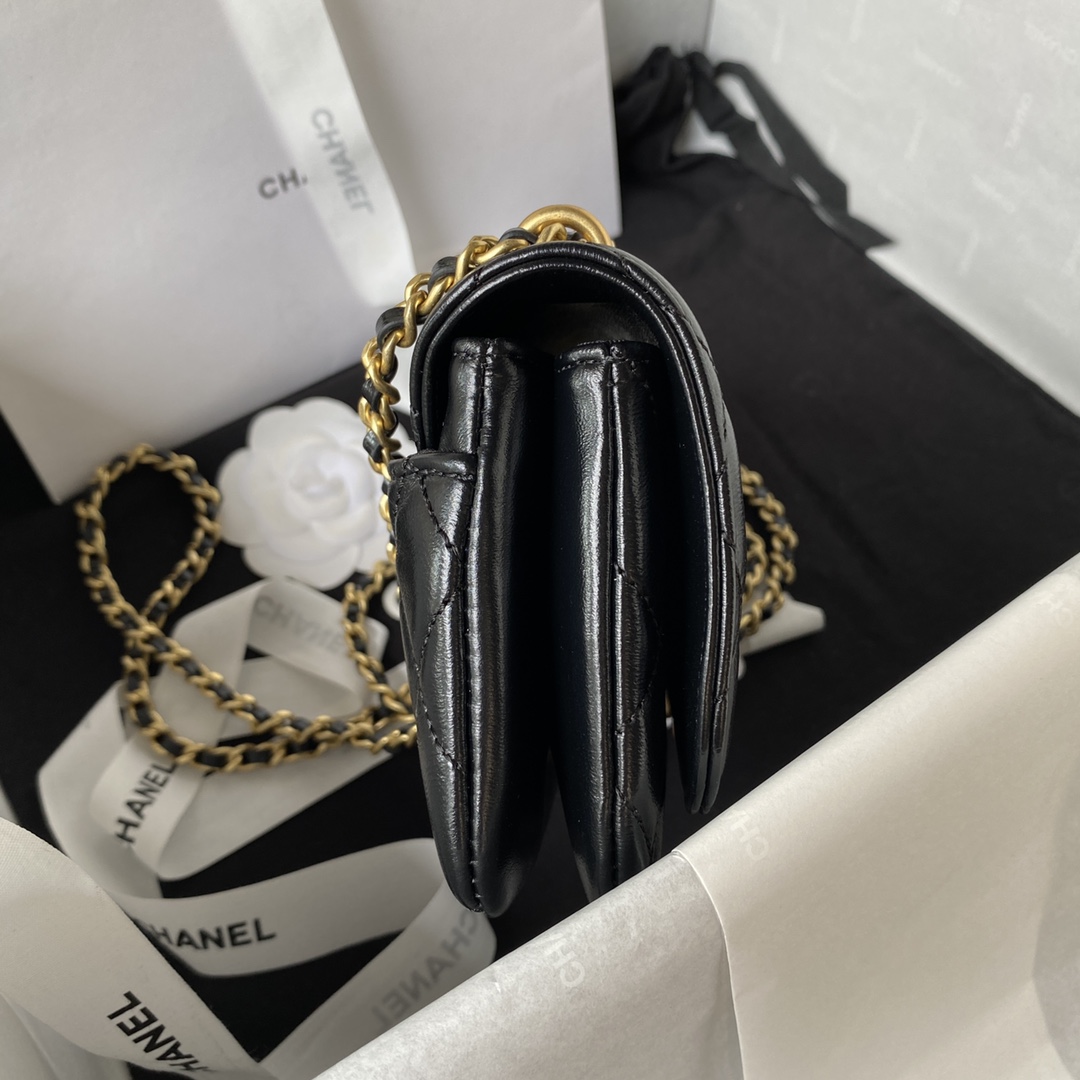 Chanel23A Advanced Handicrafting Workshop Series Black Gold Leather Chain Wearing Small Bag AP