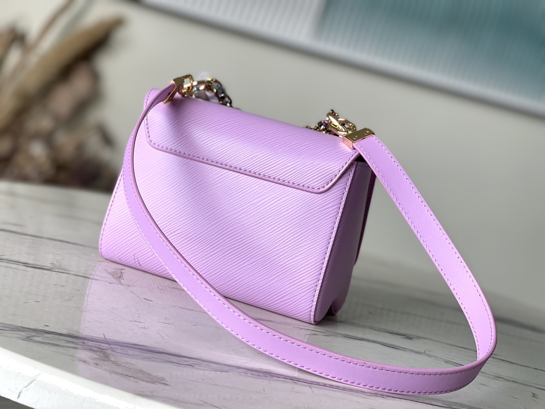 M22098 Purple Rose Red 50332 Rose Red ChainThis Twist handbag is made of Epi grain leather con