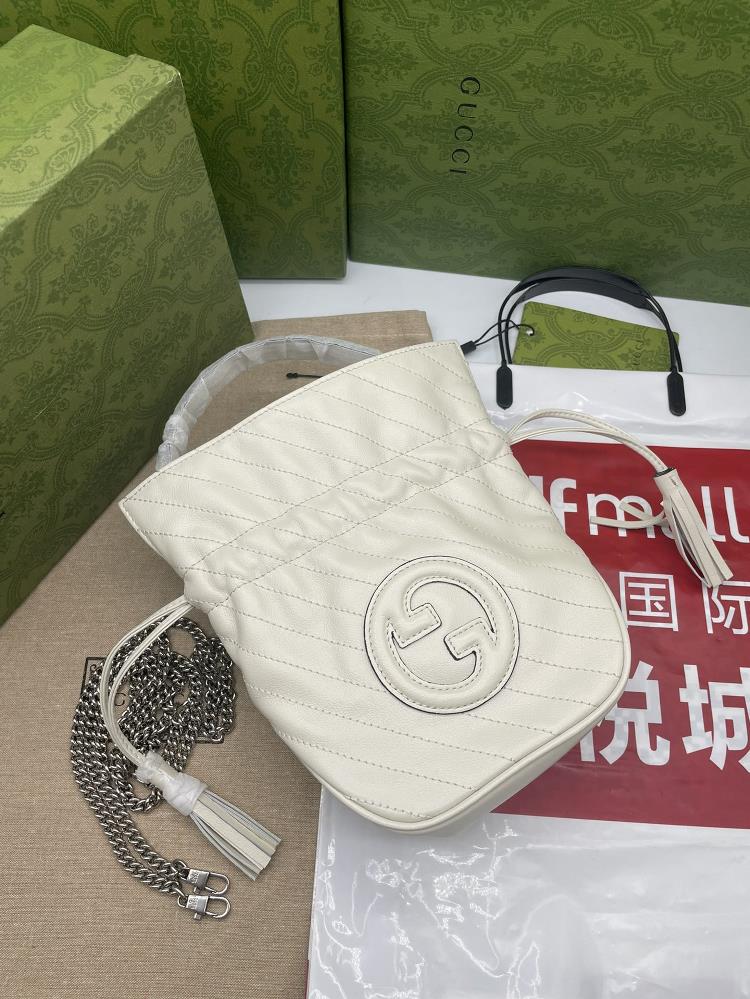 Gucci Blondie series small tote bag Originating from the brands collection design the circular interlocking double G craftsmanship showcases the Gu