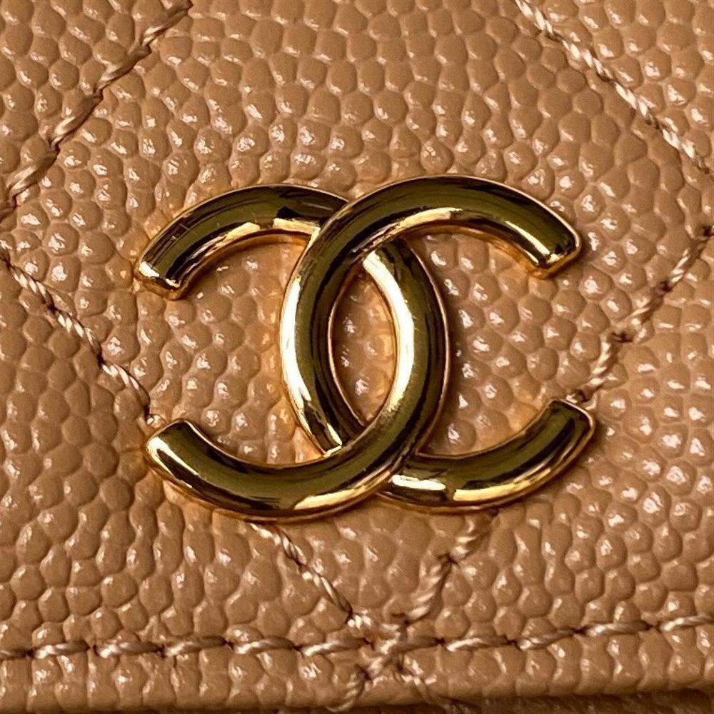 Chanel23b granular calf leather AS3017 Cargo makeup bag This product is made of granular c