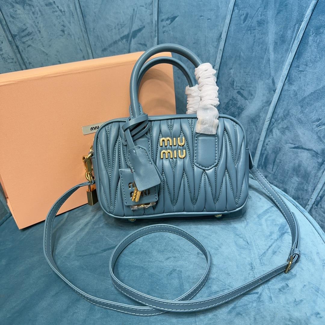 5BB123 MiuMius new Too Pretty Bowling Handbag is made of imported lamb skin classic brand iconic Ma