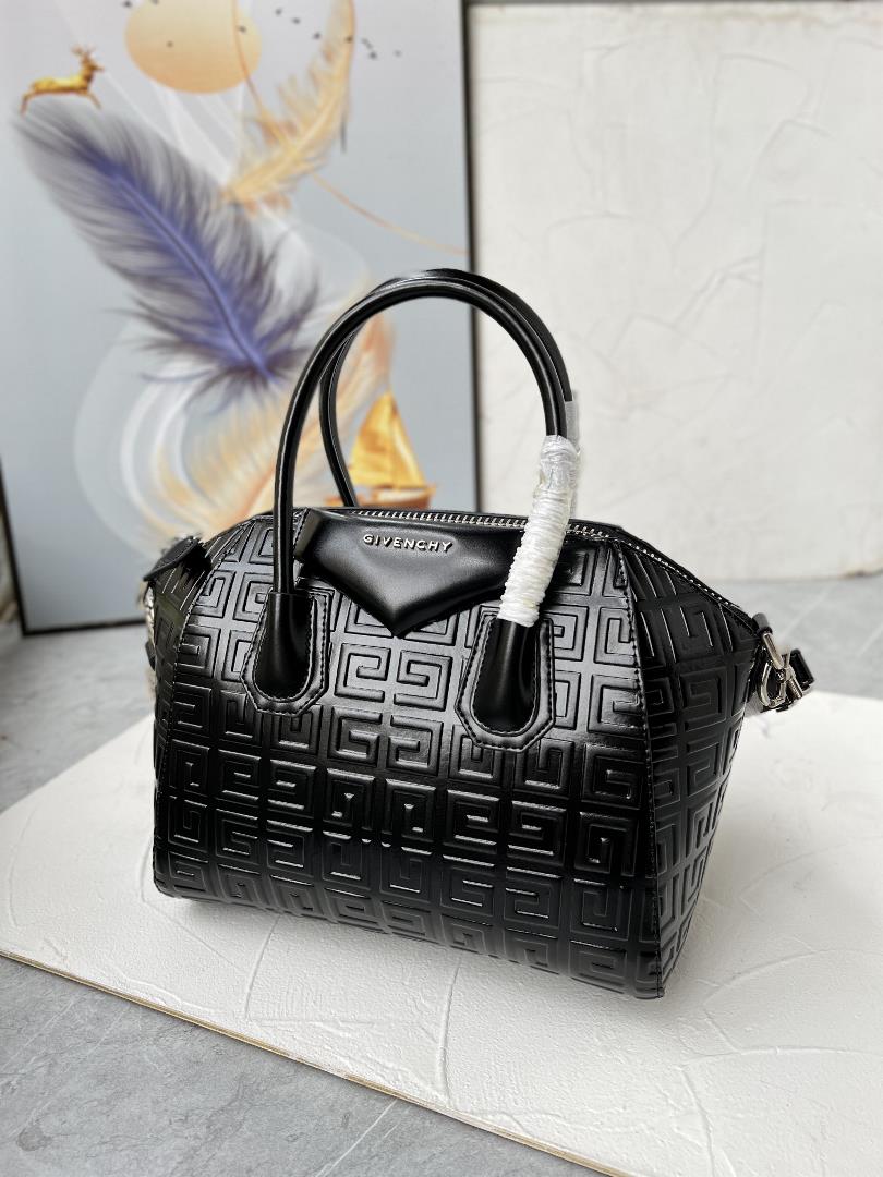 French GIVENCHY price adjustment 199808550 Aintong Embossed Letter New Handbag ClassicMINI ANT