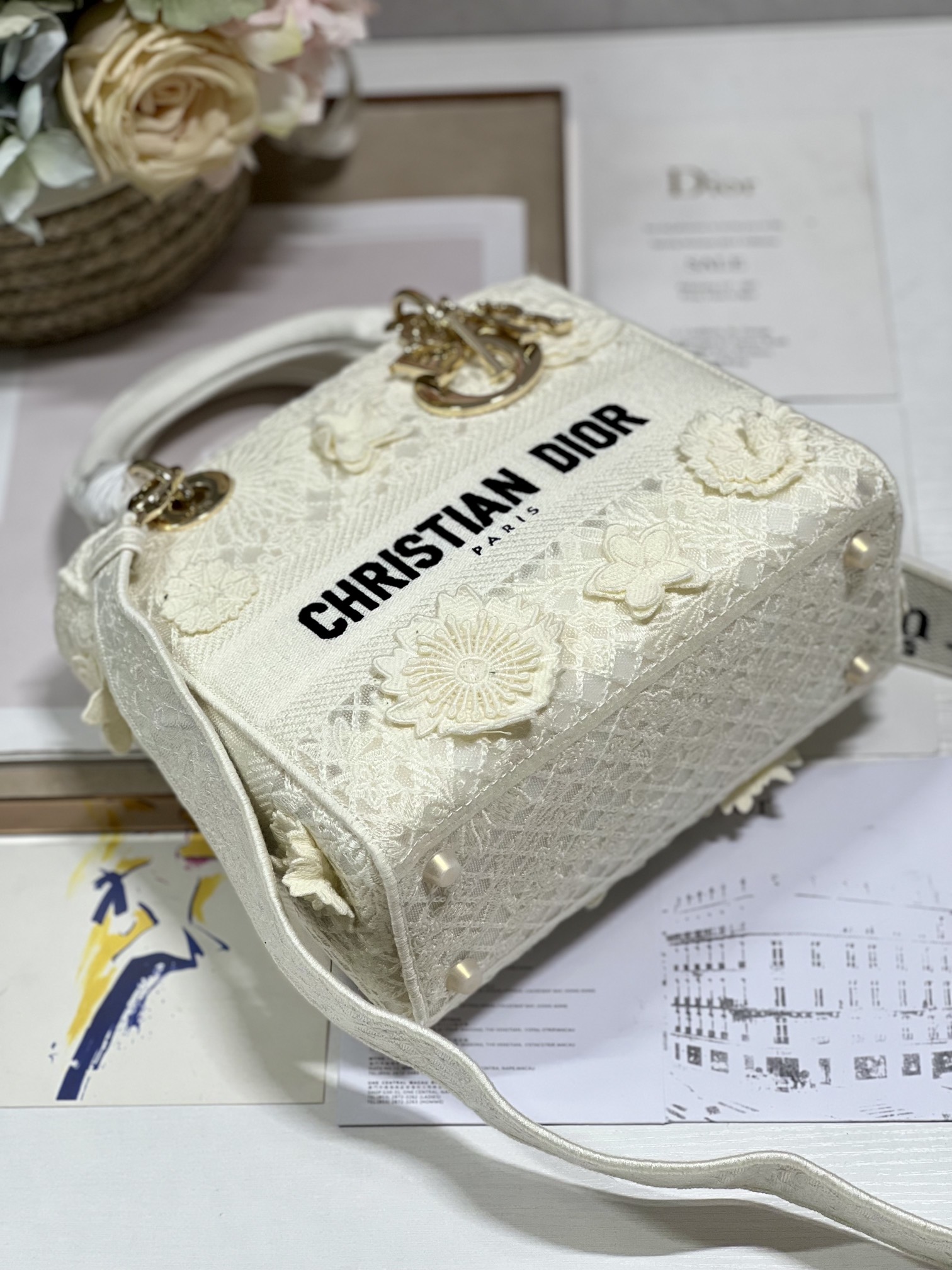 Fish silk white five grid embroidered Dai Fei L embroidered Dai Fei bag Cs D logo is fashionab