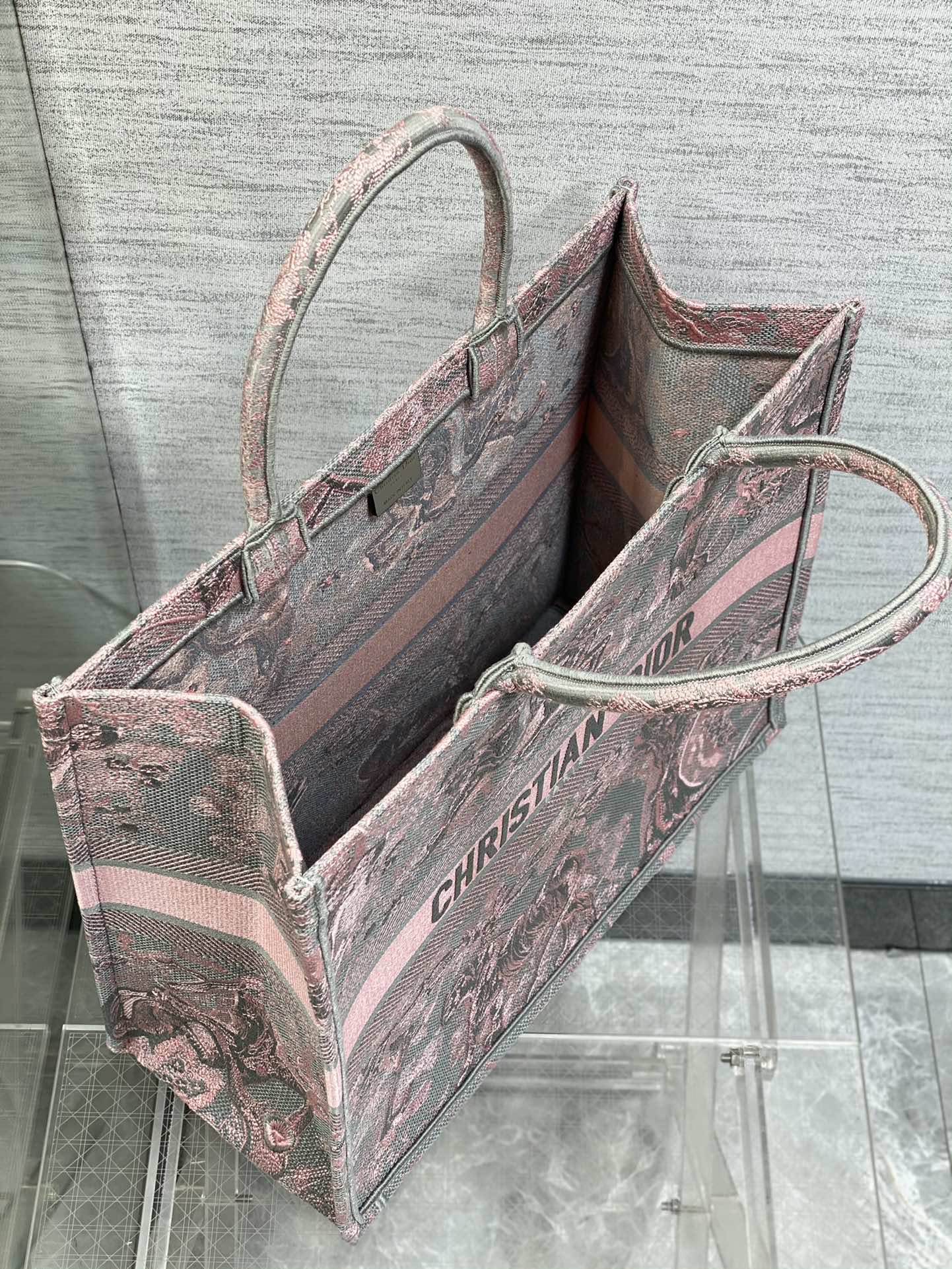 The latest Ruyi new gray tiger pink base has been shippedThe latest collection of Tote Ruyis n