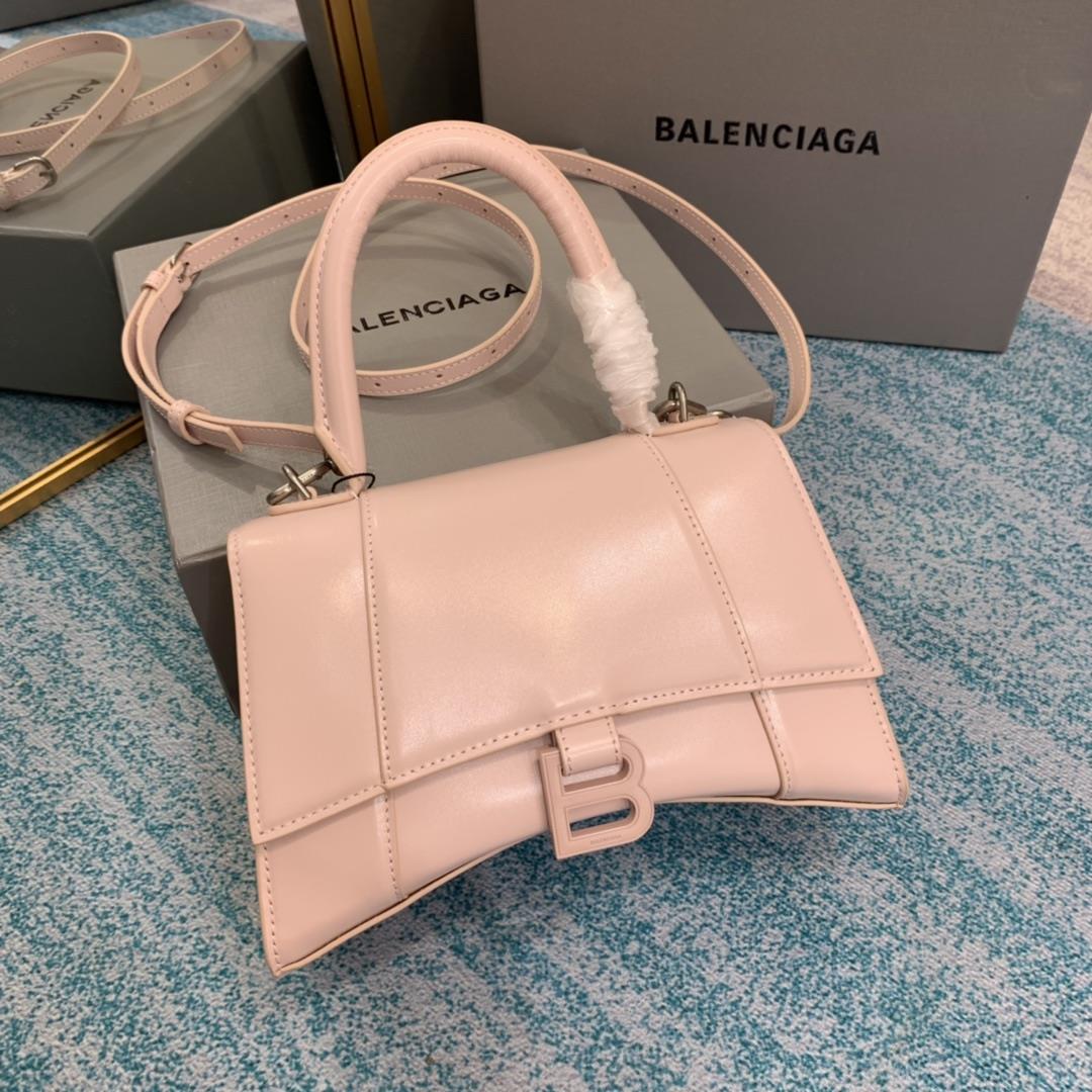 Plain light pink buckle with new upgraded version S number You asked N for an hourglass bag come laB