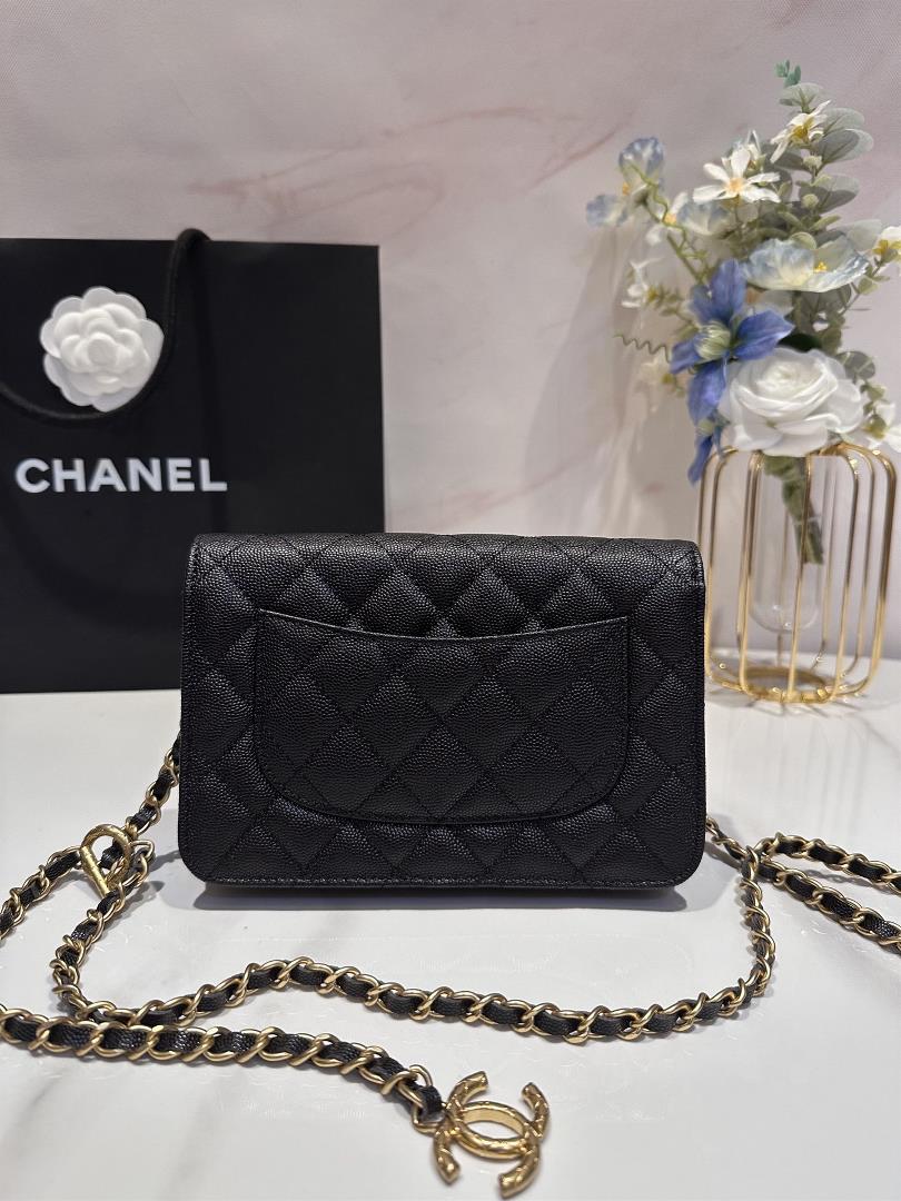 chanel adjustable chain woc Caviar shines under the light and the hardware logo is very t