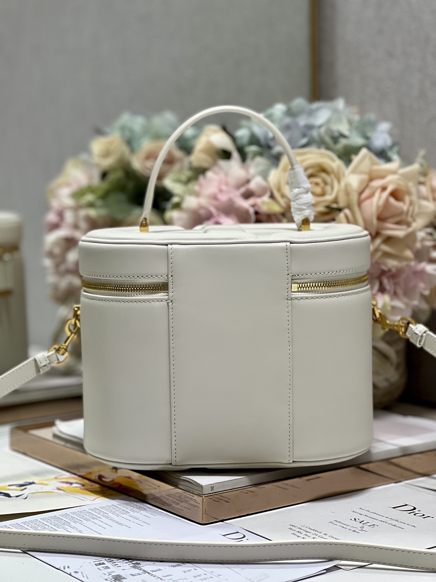 Dior New Large White Makeup Box BagThe design is more exquisite The exquisite design fully ref