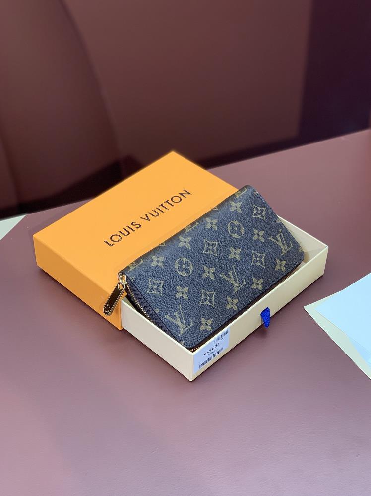 First and foremost the lv M69054 wallet is personalized to suit the individuals unique s