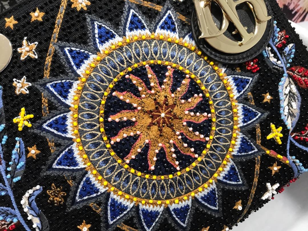 Lady Diors five grid embroidered star and moon beads exude elegance and beauty with profound i