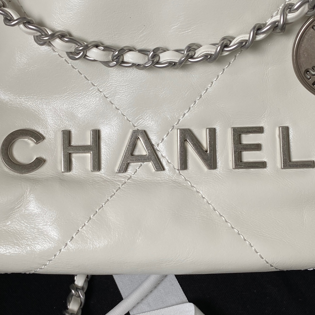 Chanel23SAS3980 Chanel's mini22 hit HeartsThe bag accessories of Chanel Goose will always be p