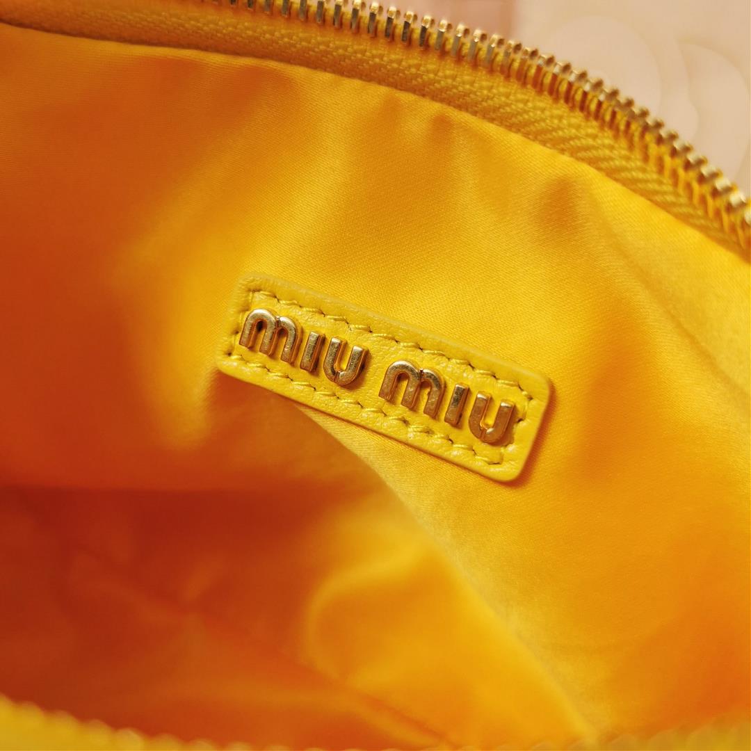 Medium The MiuWander handbag a new product from M family features the iconic Matelasse texture