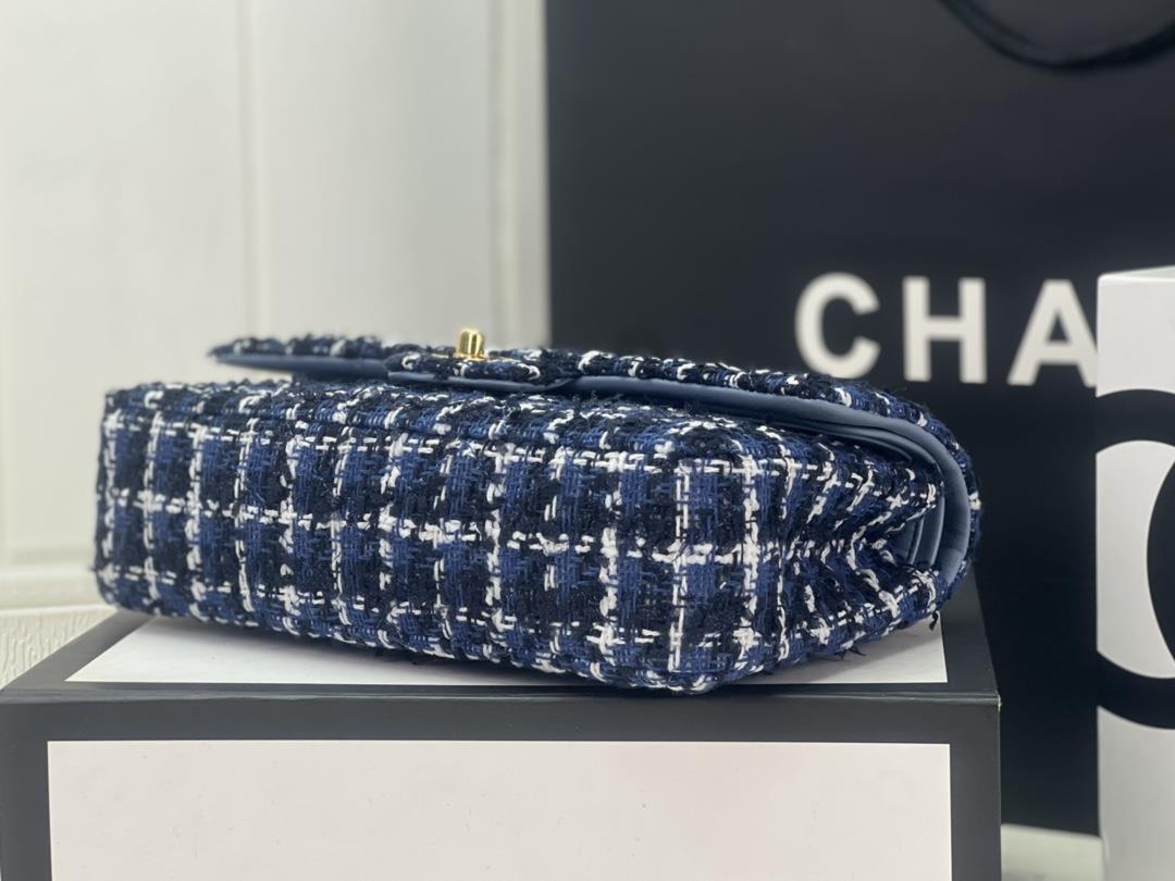 chanel CF woolen series this is a bag that can be praised by all friends around us for it