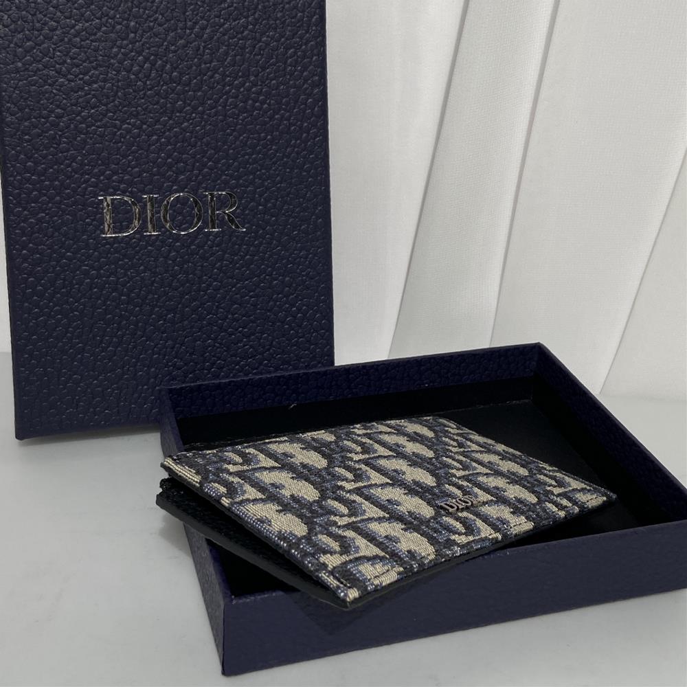 DIOR card pack 9908This zipper clip is exquisite and elegant Crafted with Oblique printed