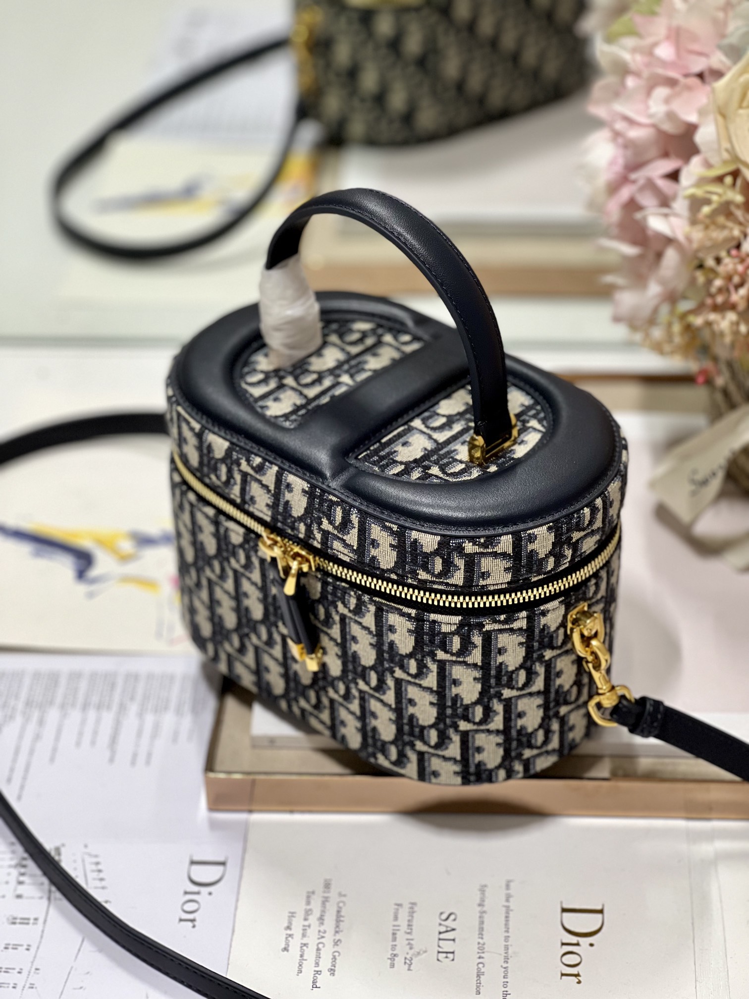 Dior New Small Blue D Makeup Box BagThe design is more exquisite The exquisite design fully re