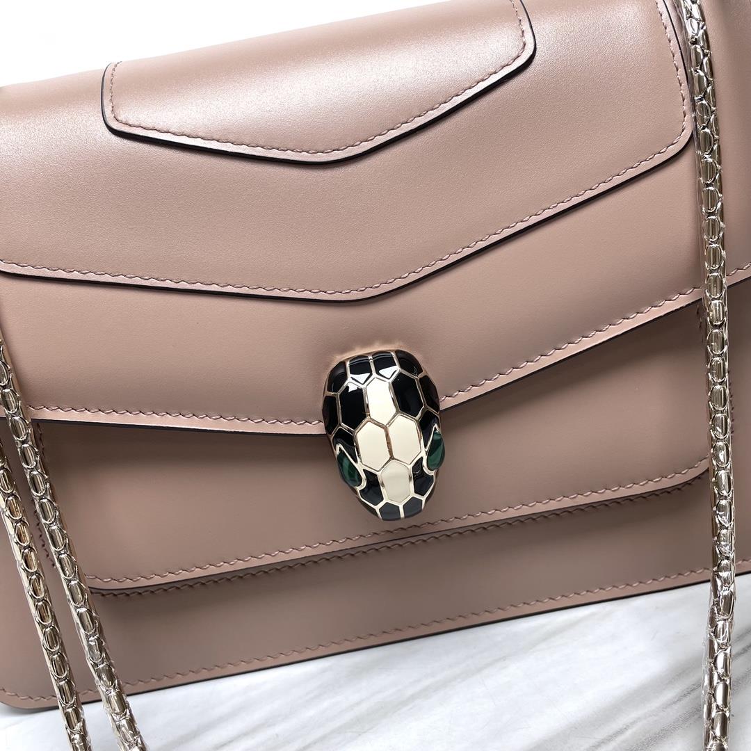 The latest season limited style new product is driven to the Serpenti Forever series crossbody