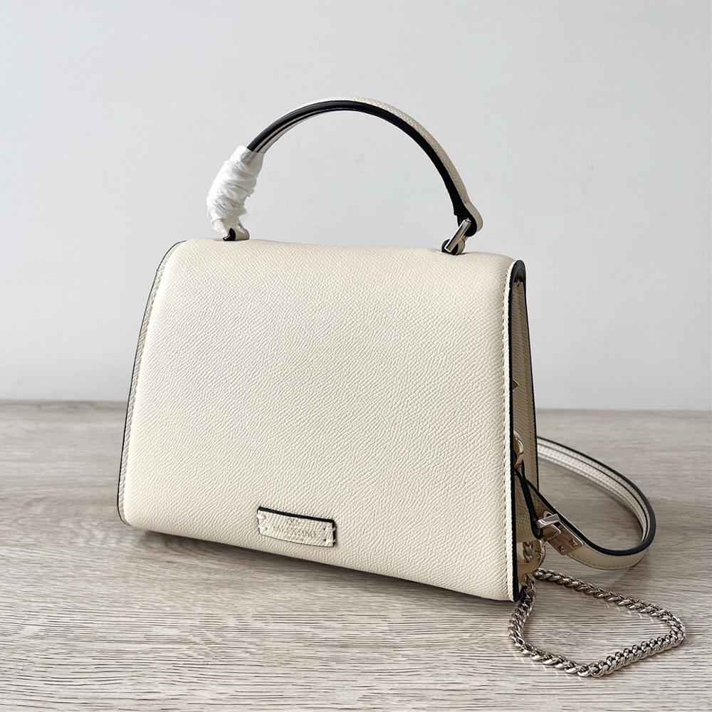 Mini Valentino Garavani VSLINGPaired with an extendable color matching shoulder strap and