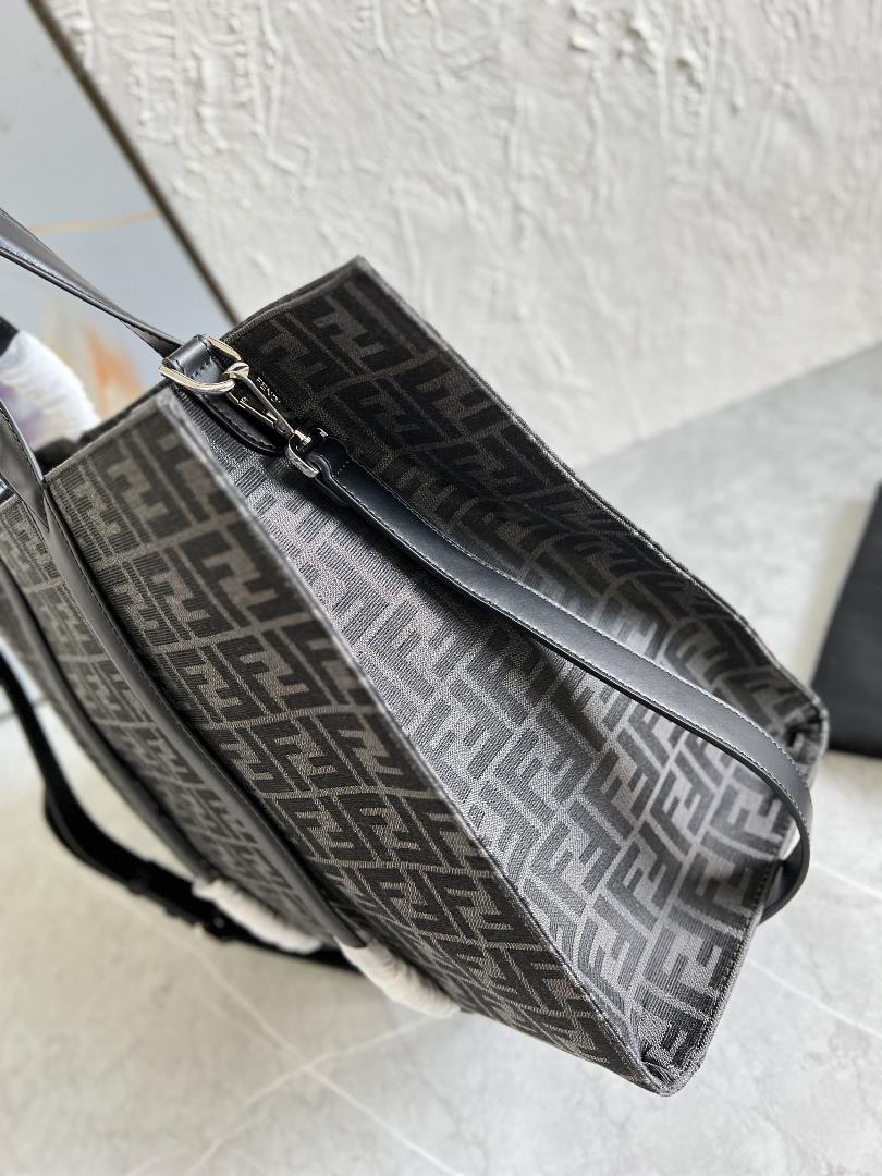 Fendi large capacity tote bag made of recycled jacquard fabric decorated with gray and black F